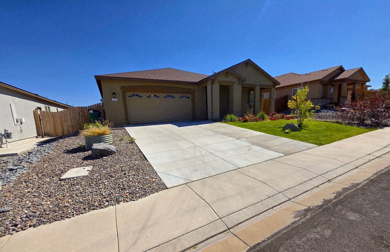 Primary Photo - Charming 4 Bedroom Newer Home
