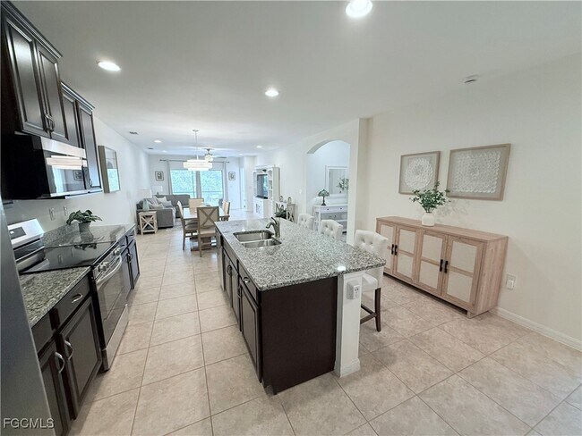 Foto del edificio - 4278 Dutchess Park Rd