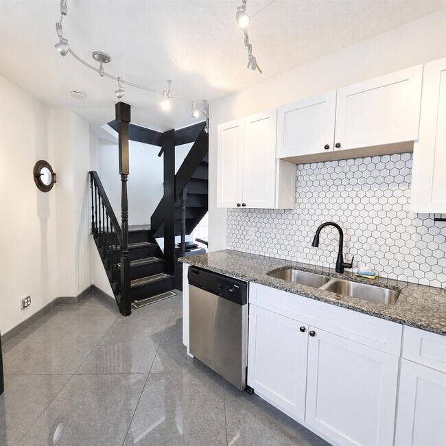 Building Photo - 3709 S Olive Ave