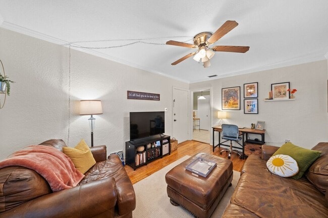 Building Photo - 3417 W San Juan St