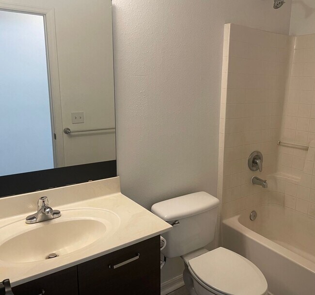 Foto del edificio - Beautiful 4/2 on a cul-de-sac in coveted S...