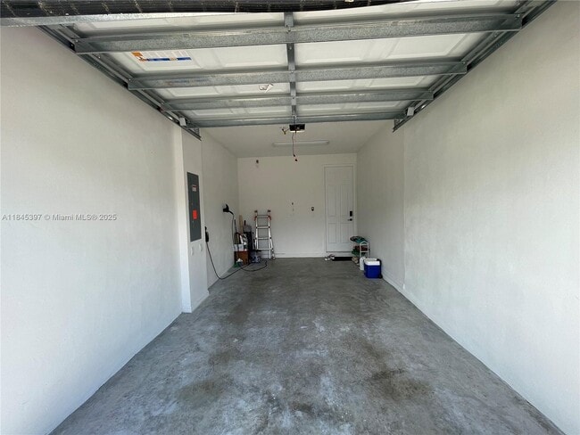 Building Photo - 8951 Madrid Cir