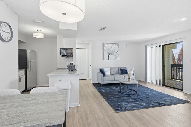 Building Photo - 2103 Deercross Dr