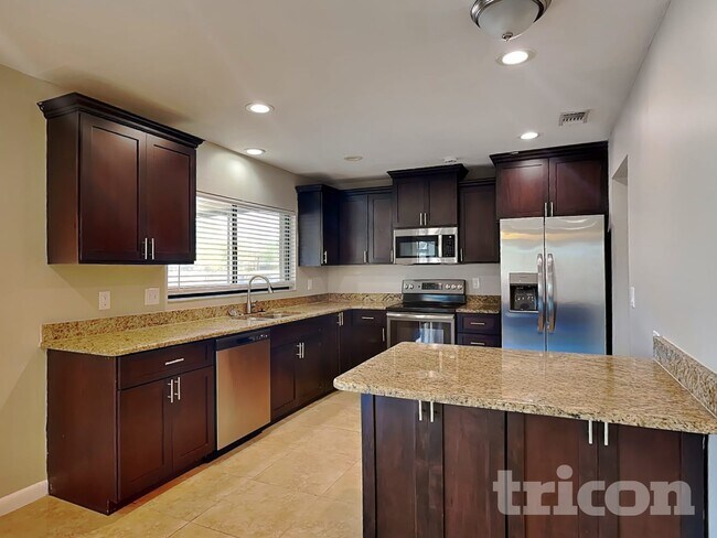 Foto del edificio - 16511 W Course Dr