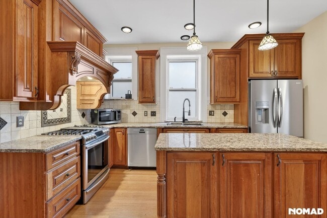 Foto del edificio - 910 N Clarkson St