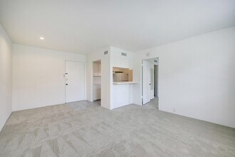 Building Photo - 5353 Institute Ln