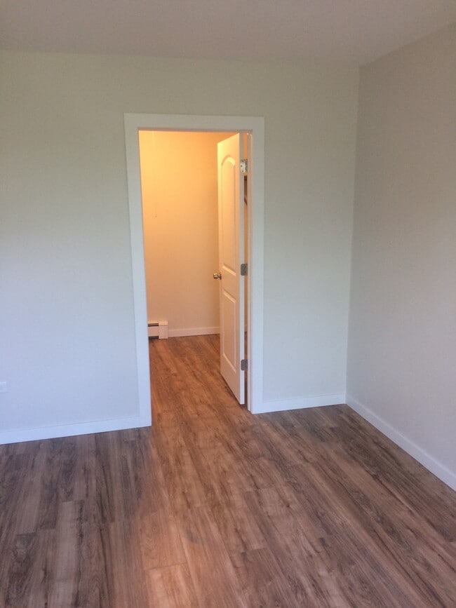 Foto del edificio - 8936 N Parkside Ave