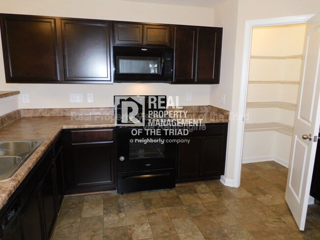 Building Photo - 10 Loblolly Ct