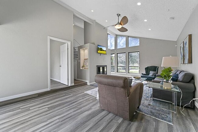 Building Photo - 5690 Pensacola Dr