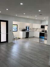 Building Photo - 1601 NE 158th St