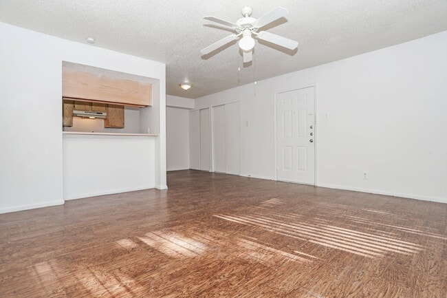 Building Photo - Woodland Ridge