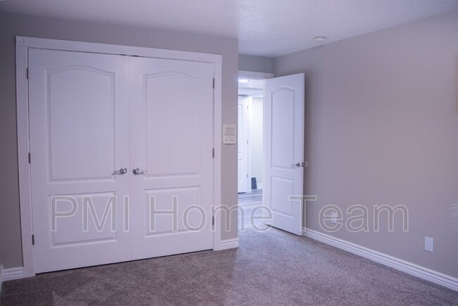 Building Photo - 953 Wind River Way