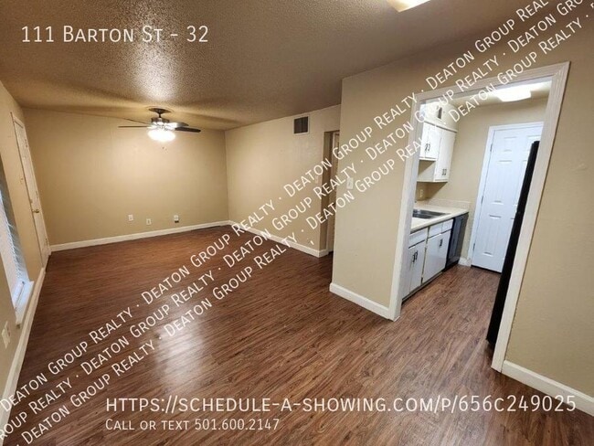 Building Photo - Welcome Home to Barton Oaks Apartments 111...