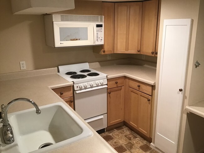 Foto del edificio - 912 N 67th St