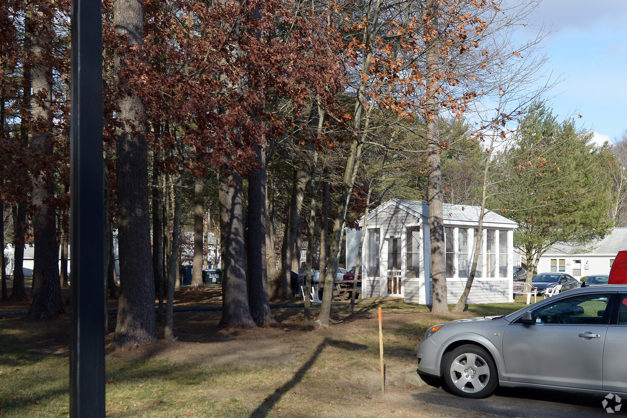 Building Photo - Meadowbrook Apartments