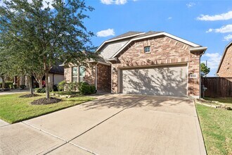 Building Photo - 6326 Wolf Run Dr