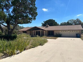 Building Photo - 11 La Mesa Dr