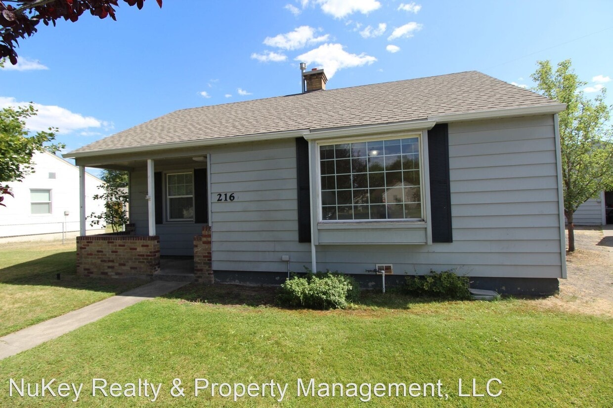 Primary Photo - 2 br, 1 bath House - 216 E. Birch St..