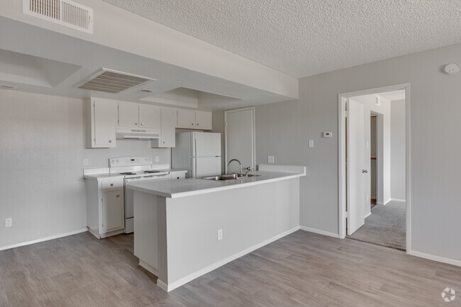 1BR, 1BA - 620SF - Kitchen - Papago Vista
