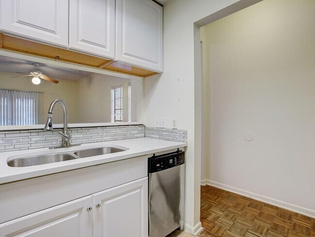 Foto del edificio - 711 W 21st St