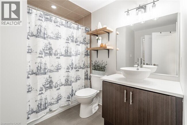 Building Photo - 10 Concord Pl