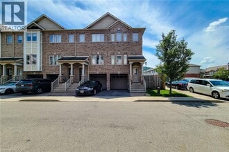 Building Photo - 6 Chestnut Dr