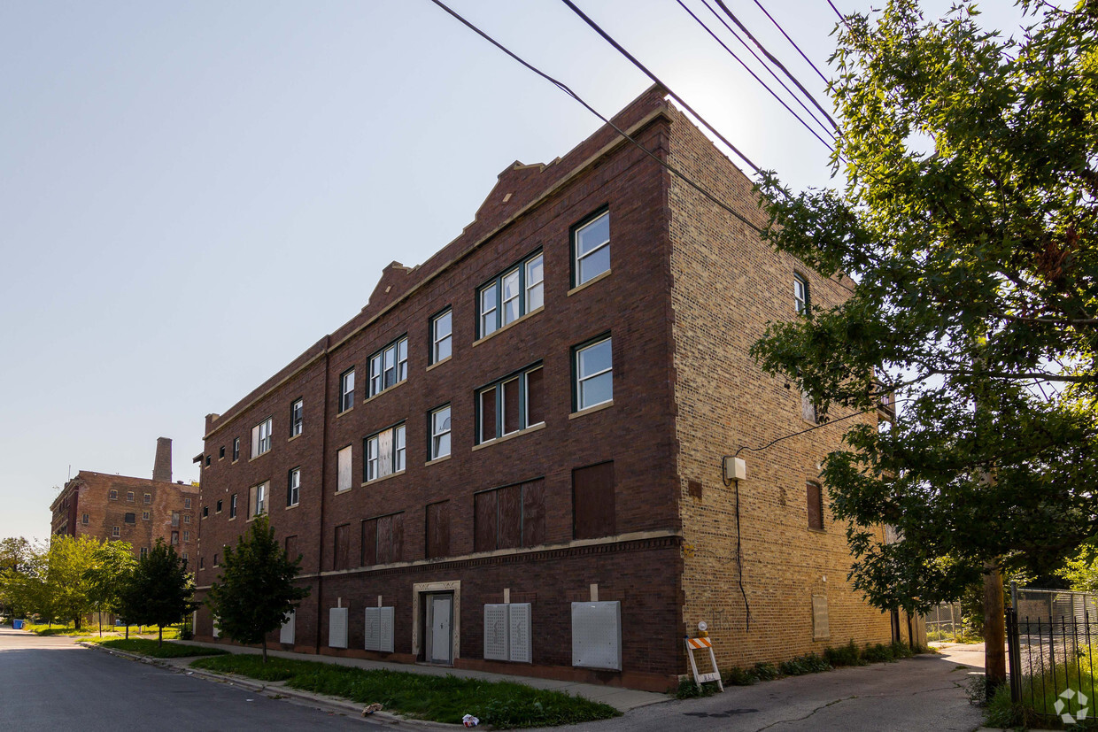 Building Photo - 6400 S Peoria St