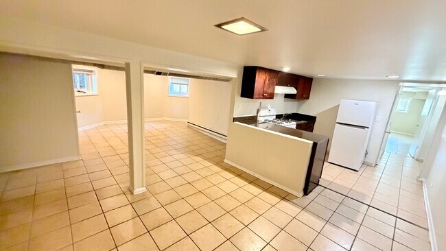 Foto del edificio - 5706 N Maplewood Ave