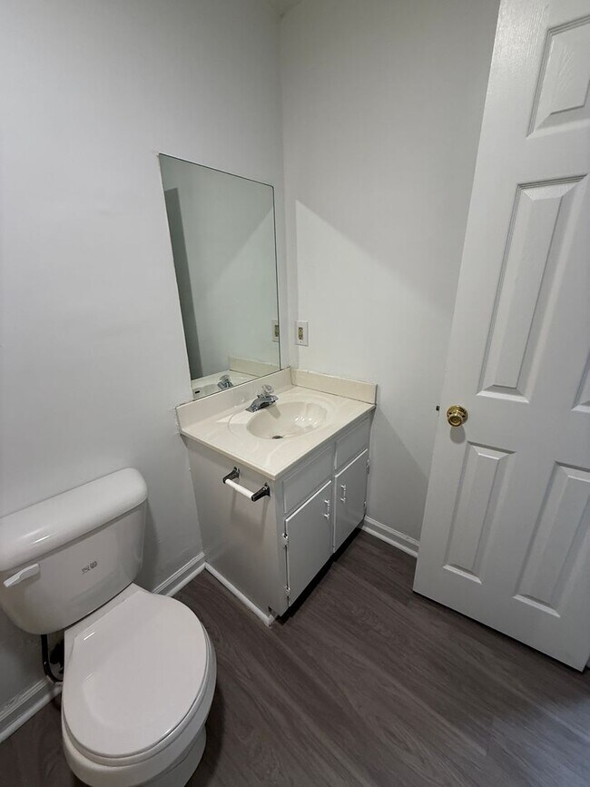 Building Photo - 1091/1093 Cantrell Ln