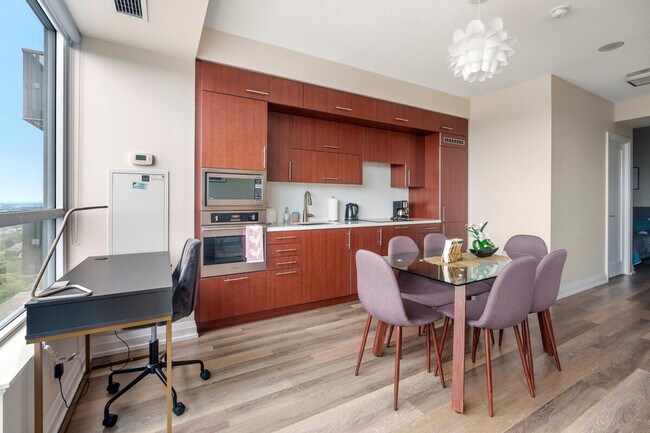 Building Photo - 31 Bales Ave