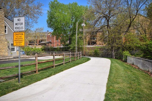 Building Photo - 5924 Reeds Rd