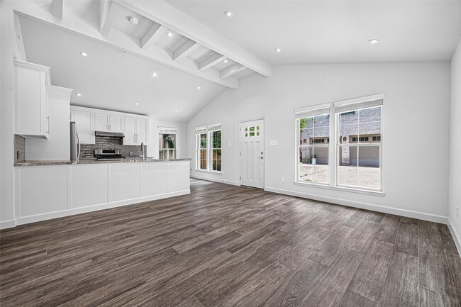 Building Photo - 6441 Kirby Dr