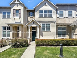 Building Photo - 650 Summer Ln