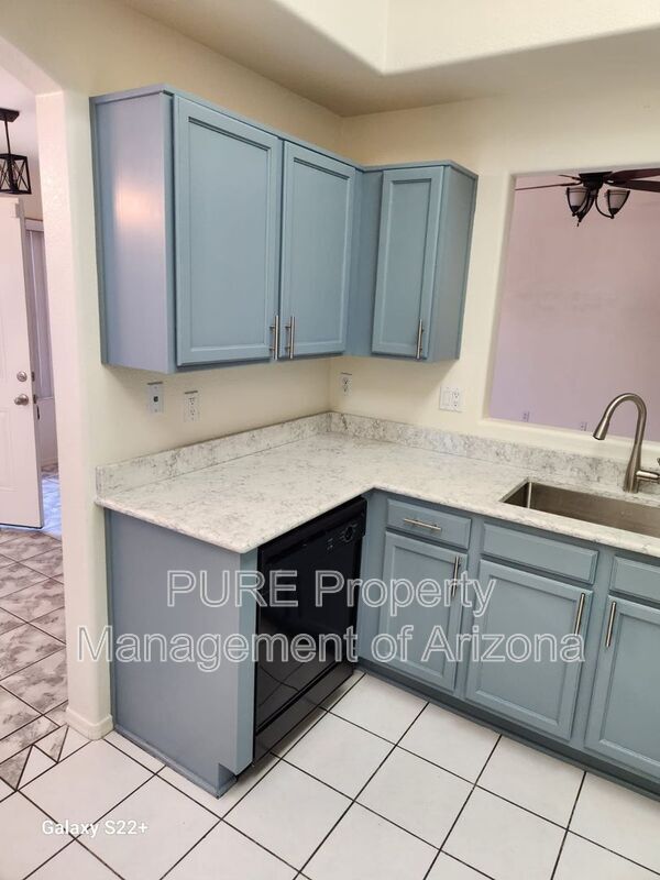 Building Photo - 13241 W Desert Ln