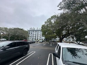 Building Photo - 2701 Riverside Dr