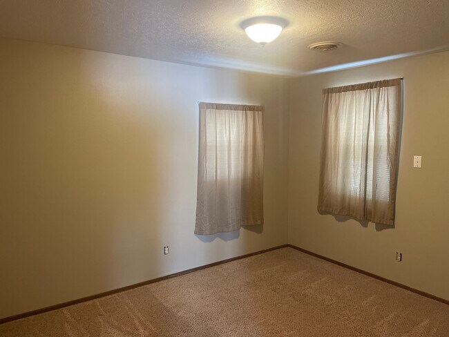 Foto del edificio - 829 E 9th St S