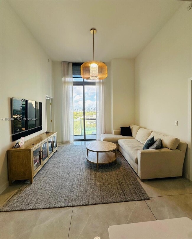 Foto del edificio - 2678 Tigertail Ave