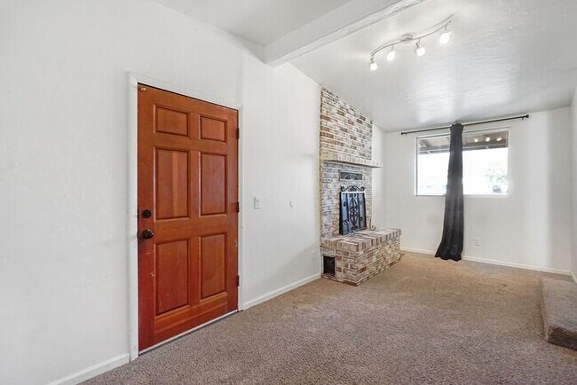 Foto del edificio - Spacious 4-Bed Tucson Home with Large Primary Suite & Private Covered Patio