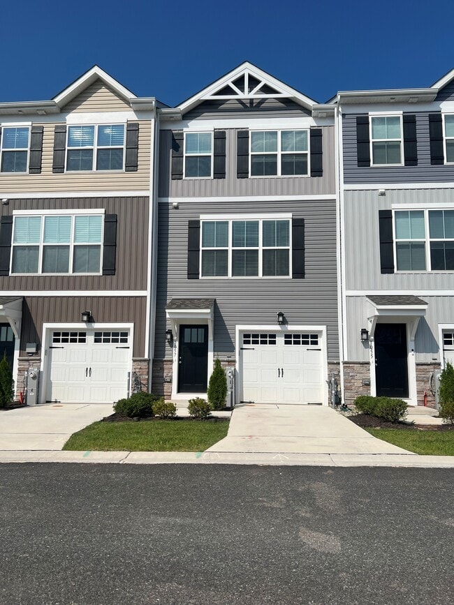 Building Photo - 1057 Flint Ct