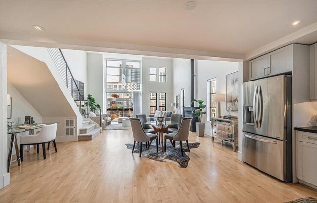 Building Photo - Upscale Living at Its Finest