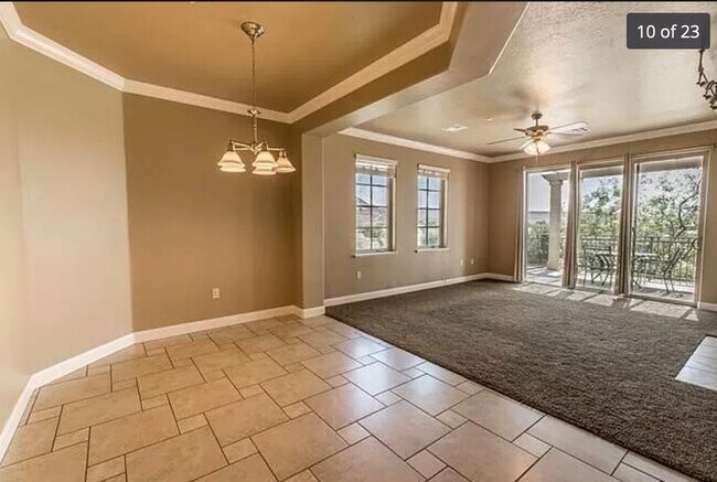 Building Photo - 810 S Dixie Dr