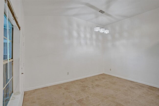 Building Photo - 1030 Crystal Way