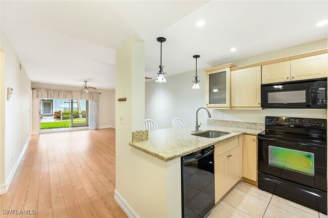 Foto del edificio - 1933 Courtyard Way