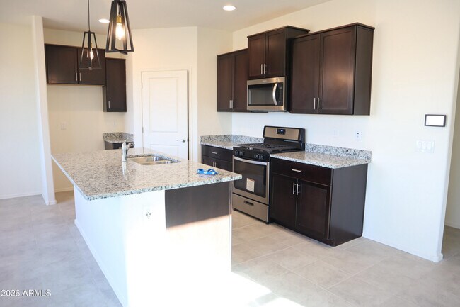 Foto del edificio - 10676 W Golson Dr