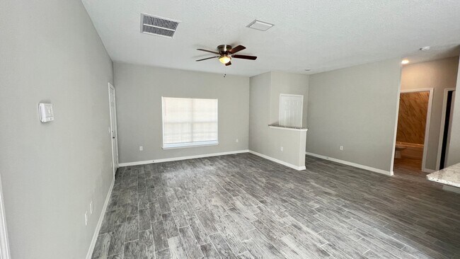 Building Photo - Stunning Upgraded 3 Bedroom / 2 Bathroom Home in Palm Bay!