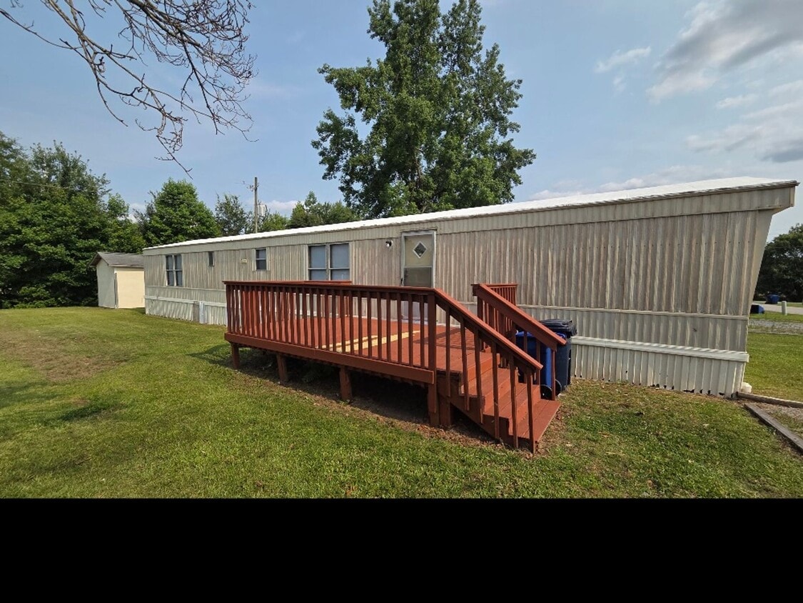 Primary Photo - 101 Ann Dr