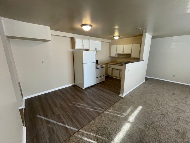 Interior Photo - 60 - ADDISON APARTMENTS