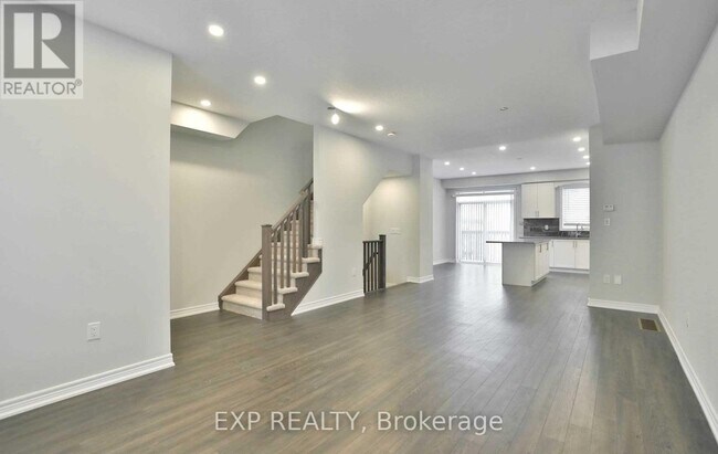 Photo du bâtiment - 32 Rapids Ln