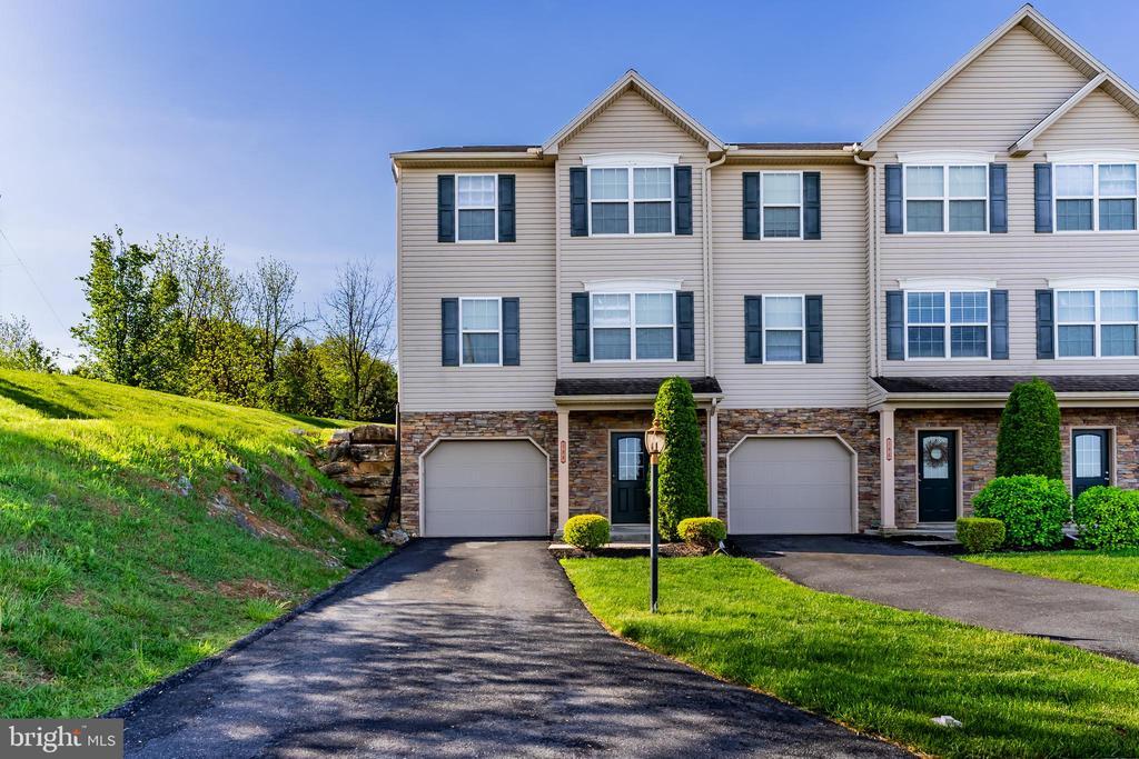 Foto principal - 198 Old Schoolhouse Ln