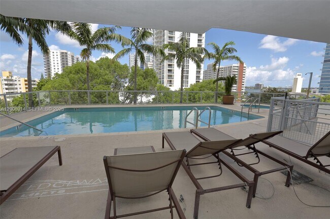 Foto del edificio - 2200 NE 4th Ave